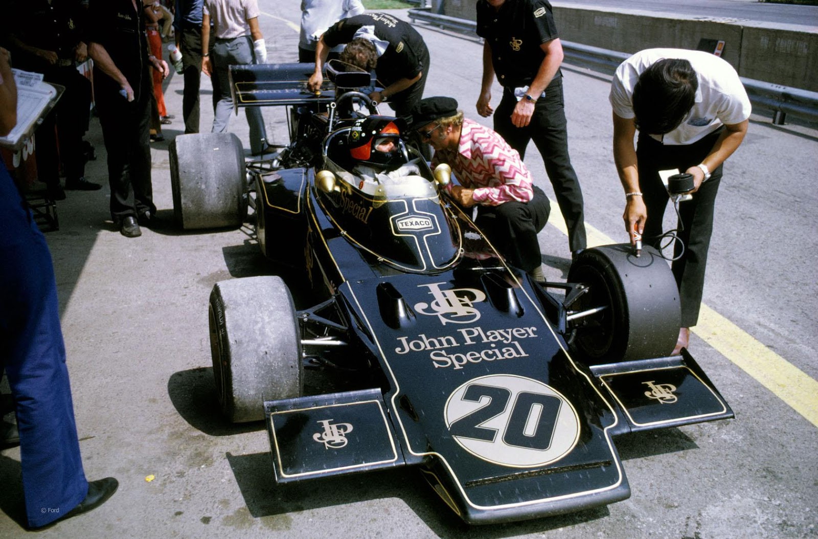 Colin Chapman and Emerson Fittipaldi in 1972.